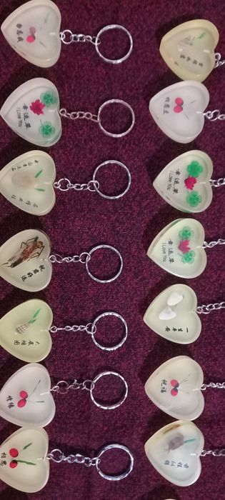 Vendo chaveiros muito raros ,fosforescente