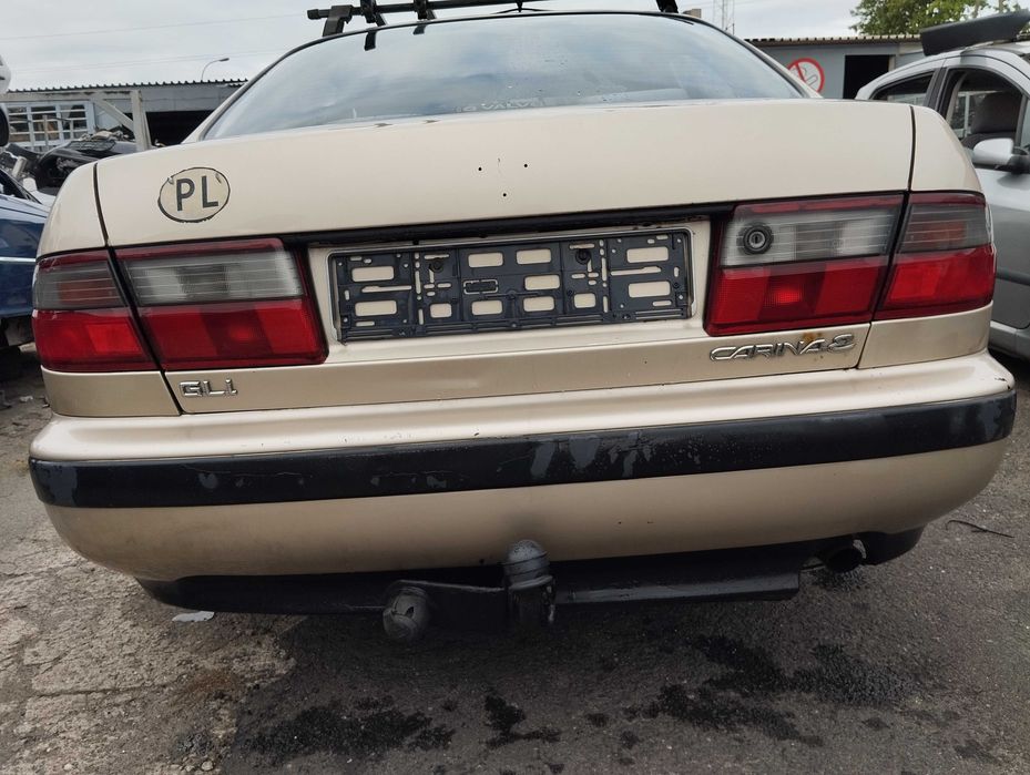 Toyota Carina E 1.6i 4D 1992 r.Zderzak tylny.