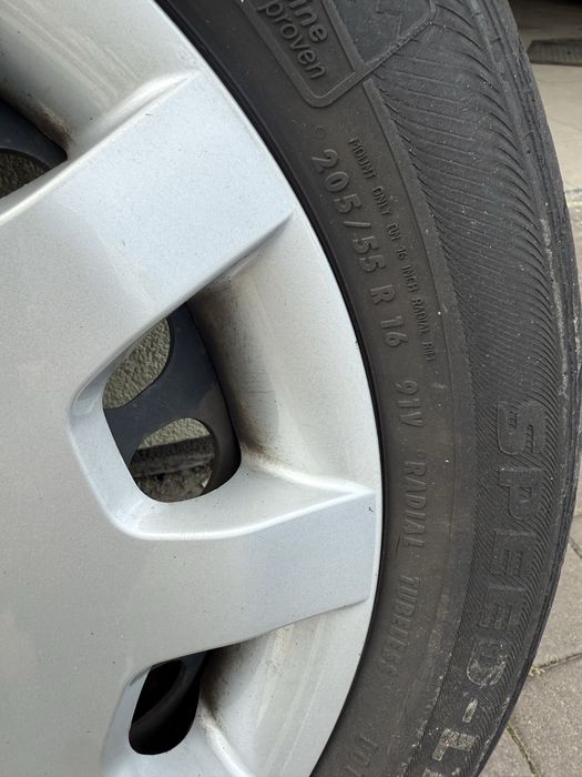 Koła zimowe stalowe felgi + kolpaki  Mercedes B Klasa