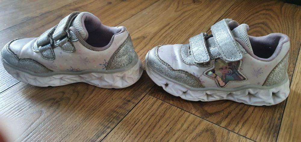 Sneakersy frozen, sportowe buty z migającymi diodami r. 27