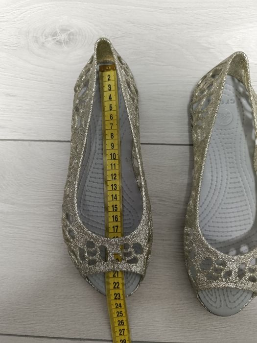 Підліткові жіночі балетки CROCS