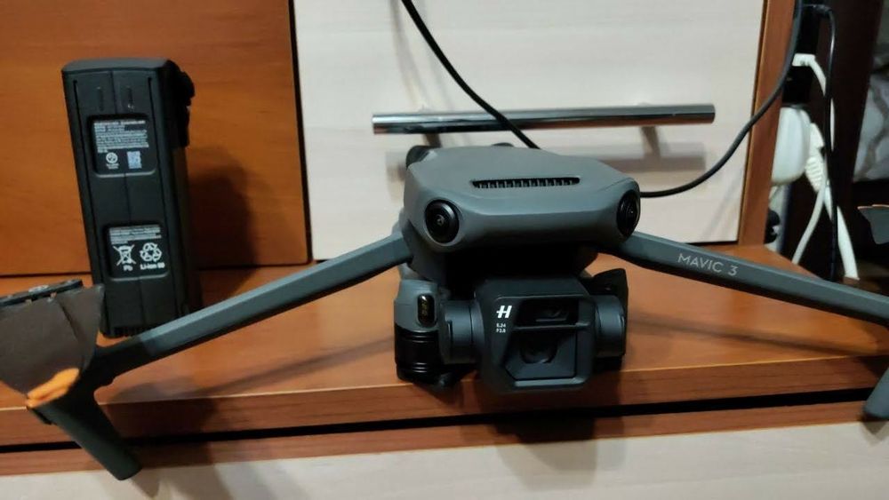 Продам дрон квадрокоптер Mavic 3