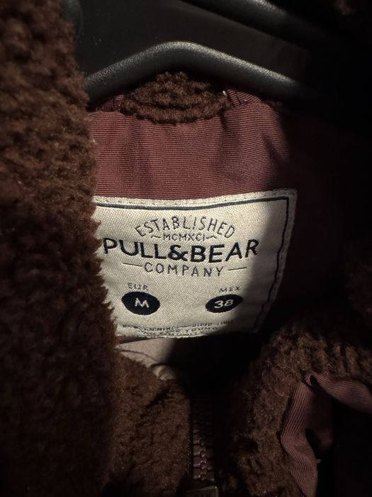 Męska Kurtka Zimowa z Kapturem Pull&Bear Kolor Bordo Rozmiar M