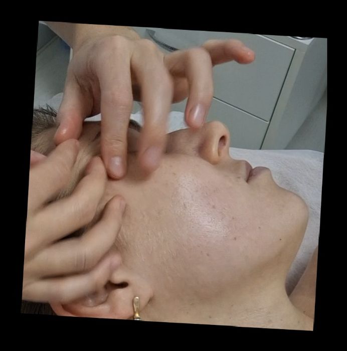 Масаж обличчя Кобідо