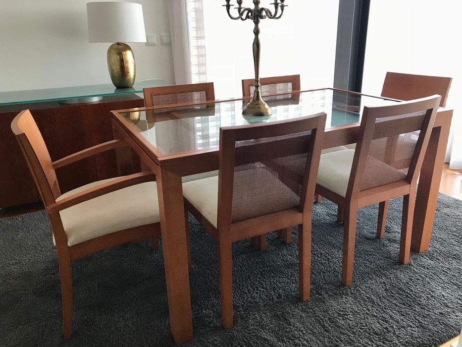 Mesa de jantar e 4 cadeiras