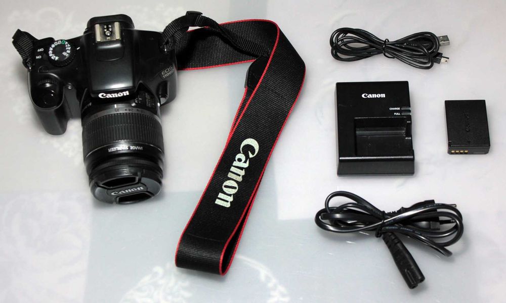 Canon EOS 1100D Kit EF-S 18-55 IS II Black