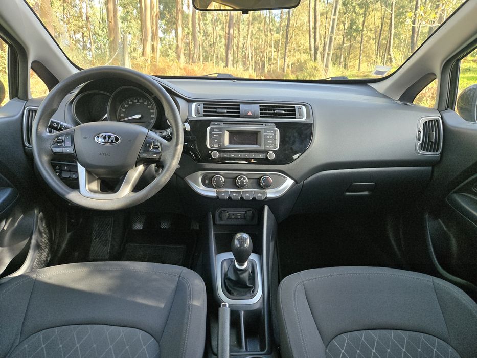 Toda confiança do motor kia em um carro revisado em ótimo estado