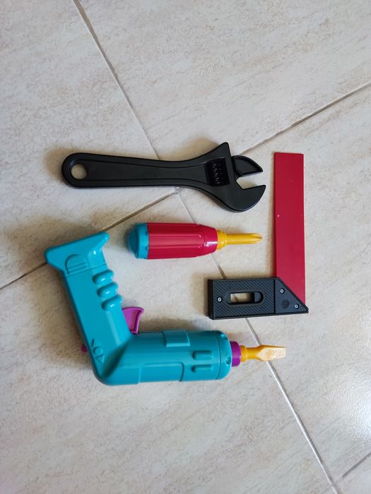 Battery-Powered Toy Screwdriver Set