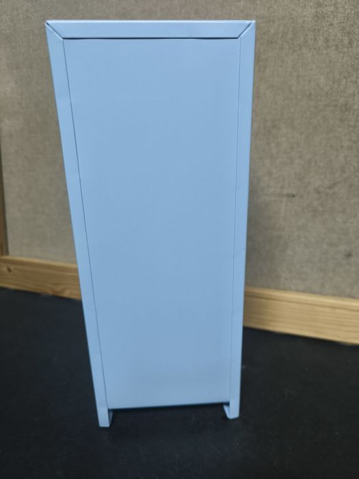 Mini cacifo azul
Mini cacifo de cor azul, ideal para organizar pequeno