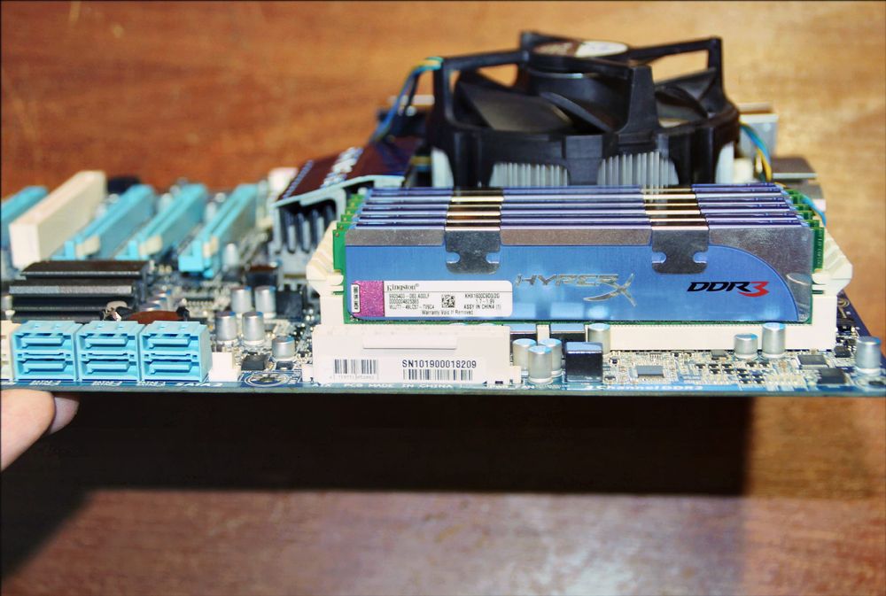 Core i7-930 2.8 GHz + 12 Gb DDR3 + Gigabyte GA-X58A-UD3R X58 s1366