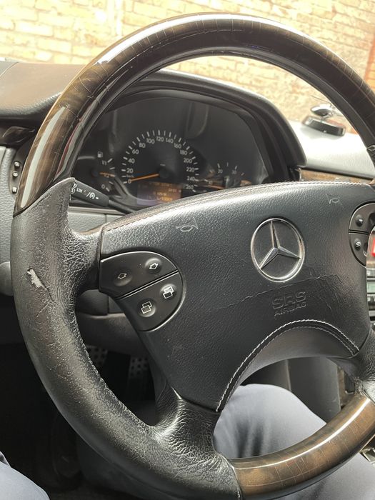 Кермо в комбінації шкіра + дерево на Mercedes W210 (Avangard)