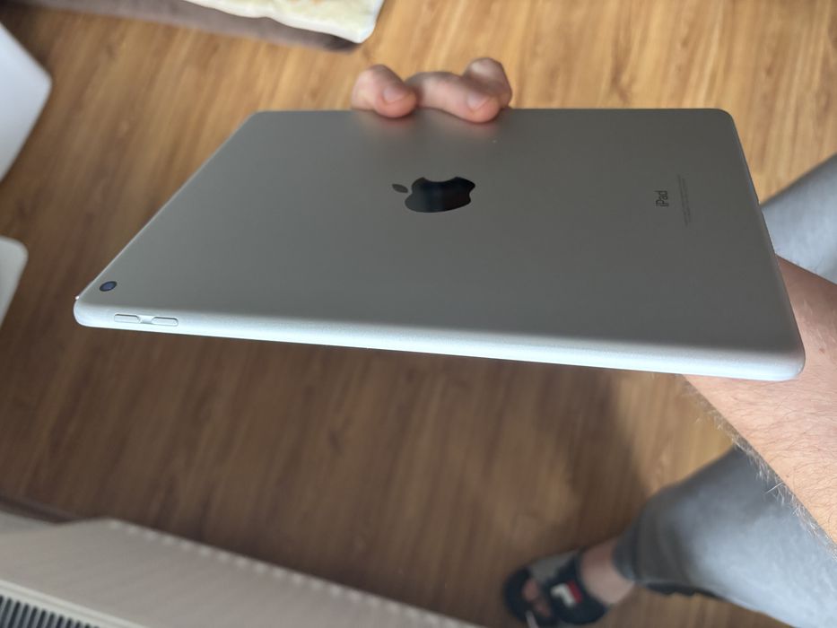iPad 6‑го покоління (9,7 дюйма)
