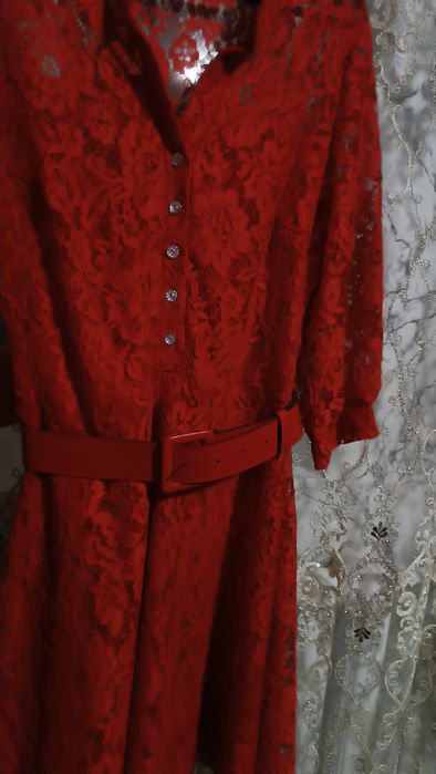 Сукня жіноча червона