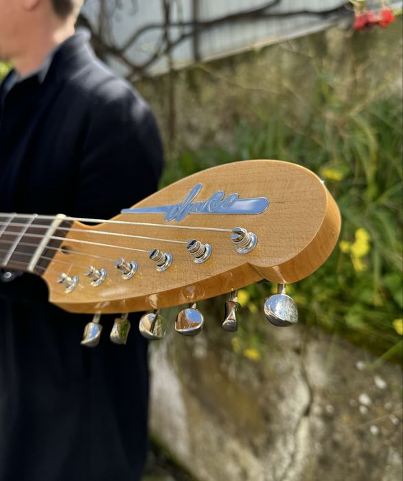 Daro Guitars MODEL P Goldfoils 2024 - Black burst nitro gloss