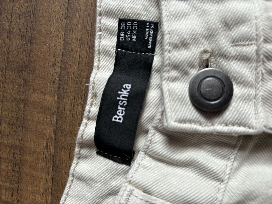 Nowe Spodnie Bershka rozmair 38