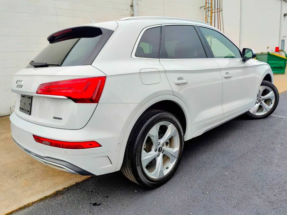 Audi Q5      2021