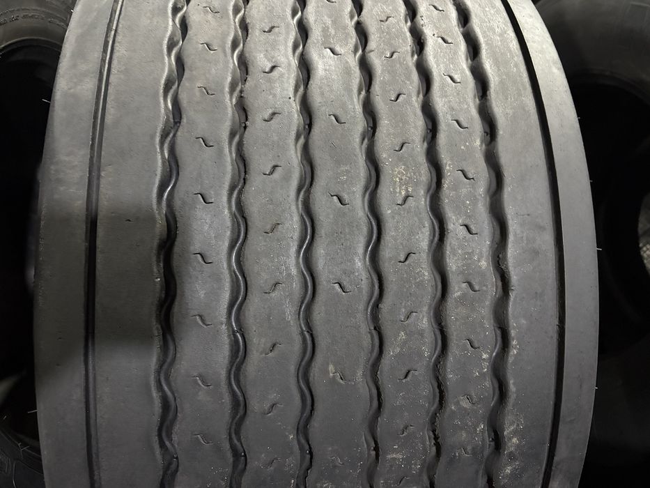 шина вантажна б/в 445/45R19,5 Michelin XTA2 Energy (2 шт)