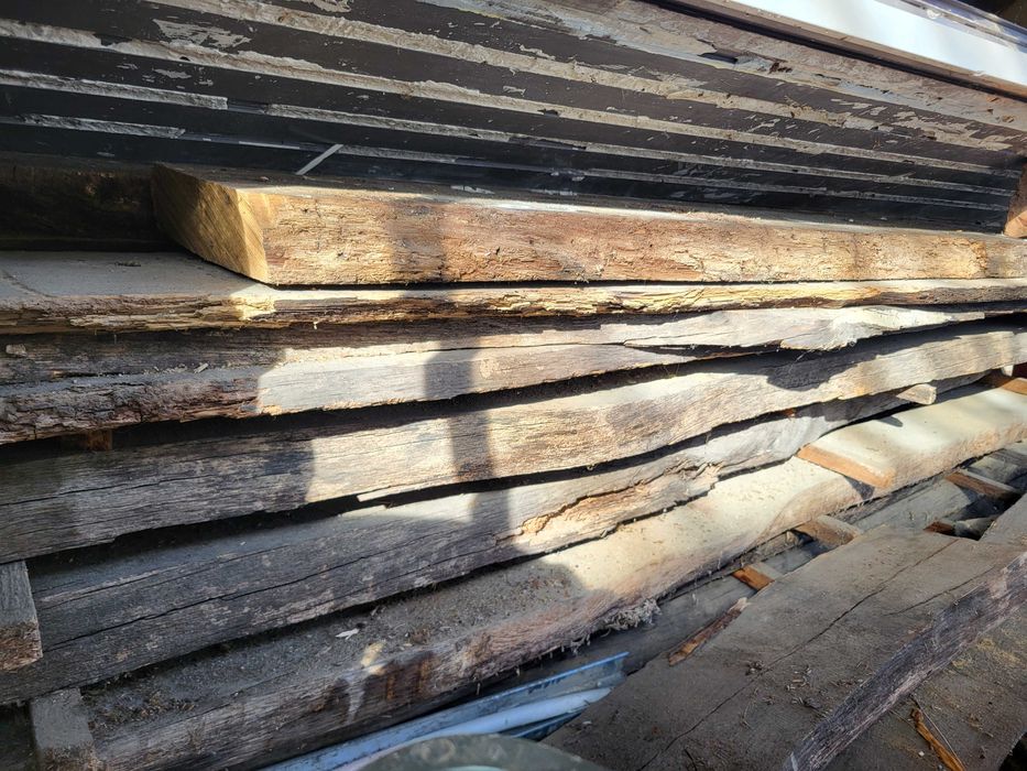 Stare drewno dębowe – deski rustykalne / tarcica (~2 m³)