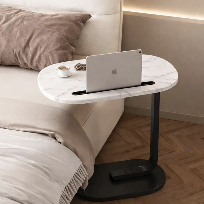 Приліжковий столик з дерев'яною марумровою стільницеюта підставкою під