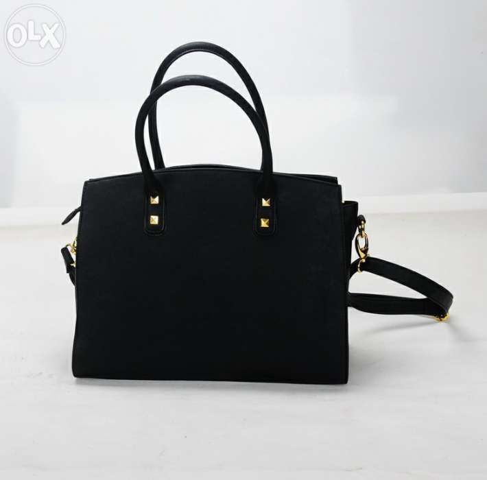 Czarna torebka ĆWIEKI A4 łódka POSZUKIWANA Blings