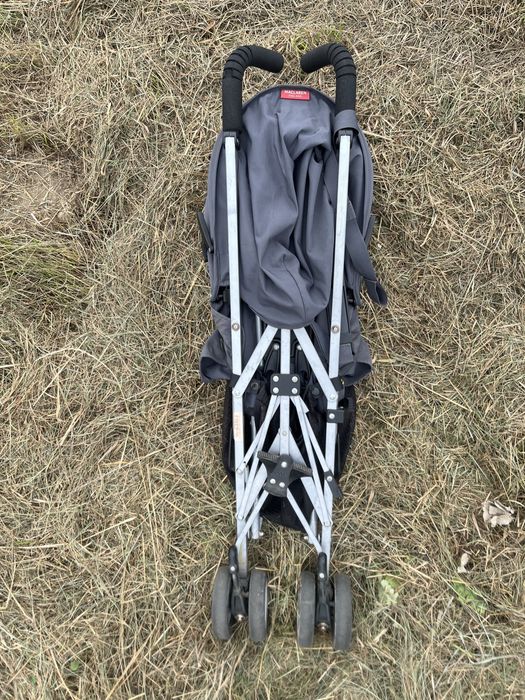 Maclaren Triumph- lekka spacerówka typu „parasolka”.