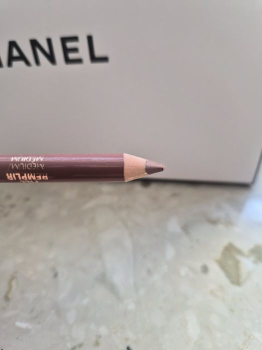 Dwustronna konturówka Charlotte Tilbury Lip Cheat Contour Duo Medium 0,78g