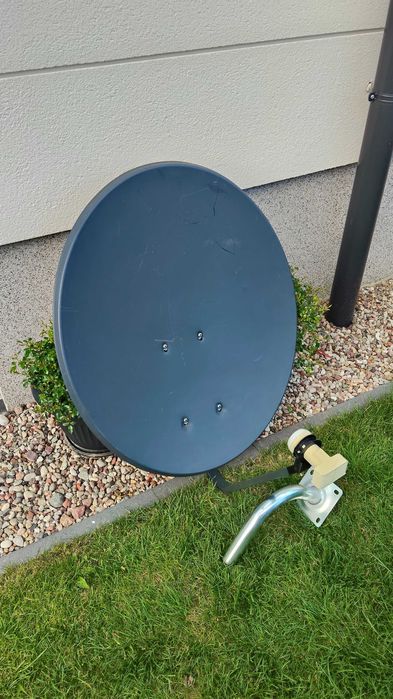 Antena satelitarna