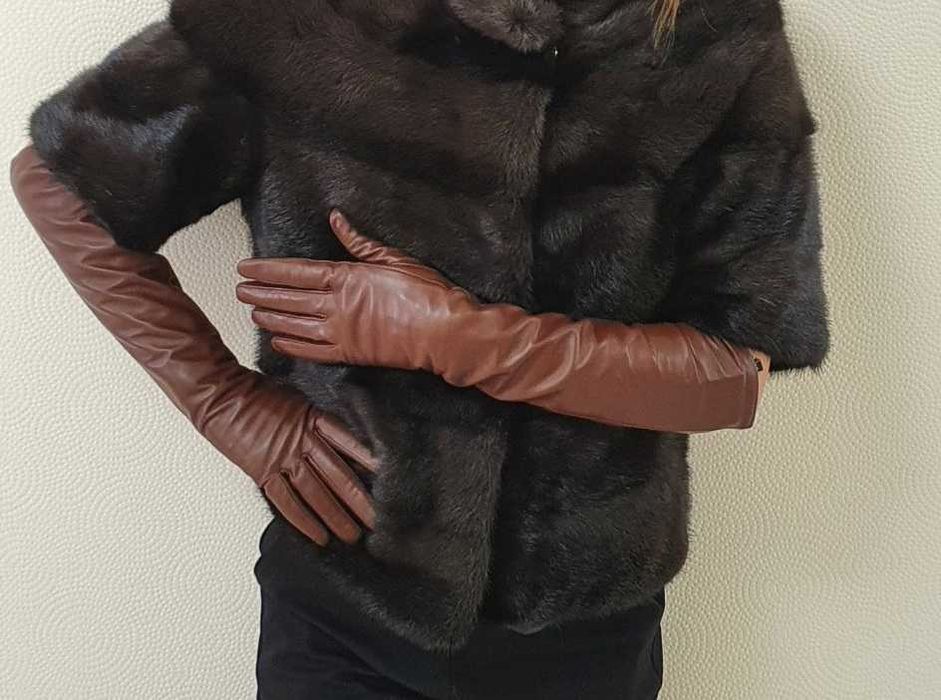 Длинные кожаные коричневые перчатки довгі коричневі рукавички