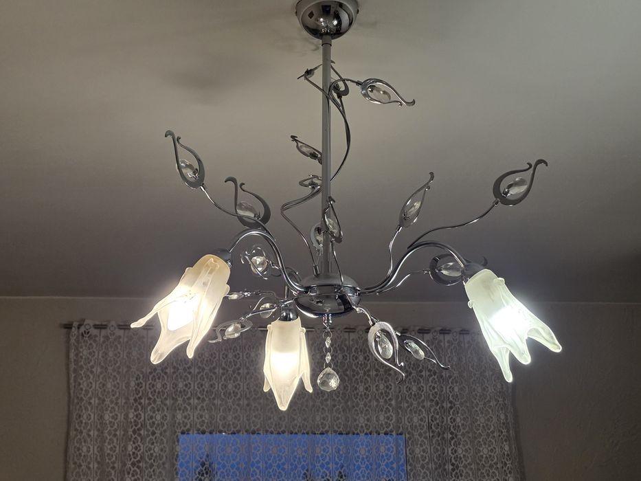 Lampa sufitowa do pokoju