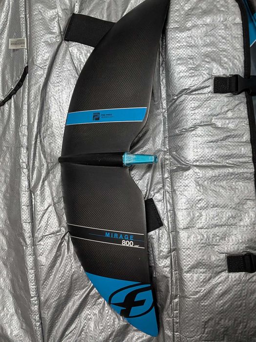 Hydrofoil e prancha F-One