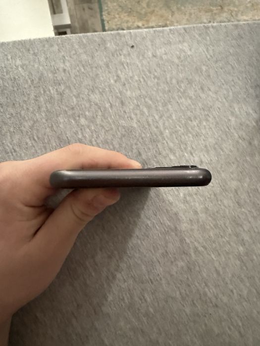 iphone 11 на 64 гб памʼяті