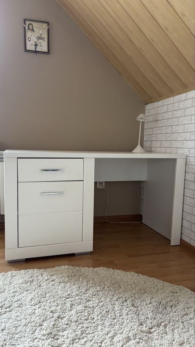 Białe biurko Agata Meble