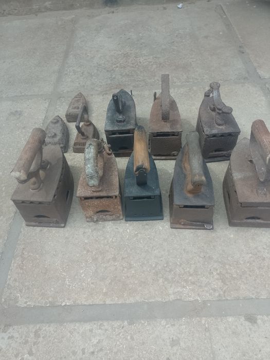 Продам старі утюгі.