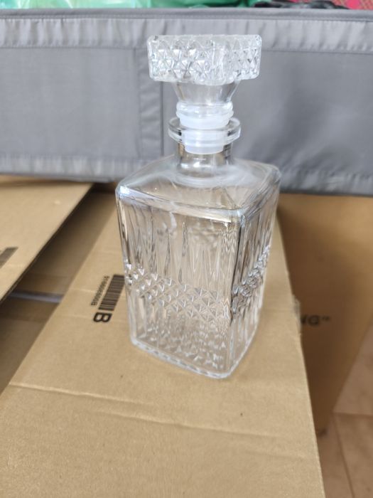 Garrafas de whisky dois modelos64741326715523125