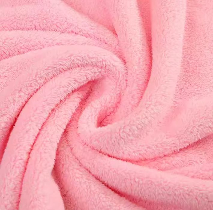 Детское розовое полотенце-уголок (зайчик)