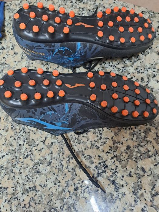 Chuteiras usadas criança Joma
Bom estado conforme fotos