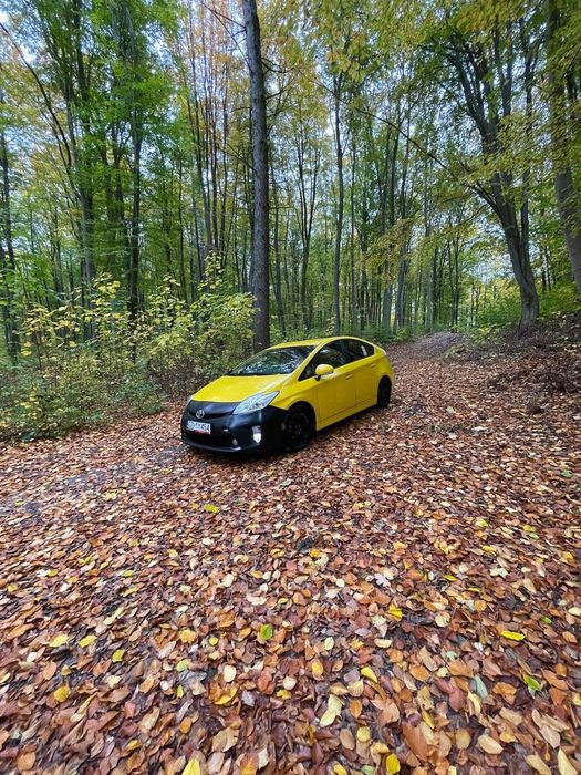 Toyota Prius 30