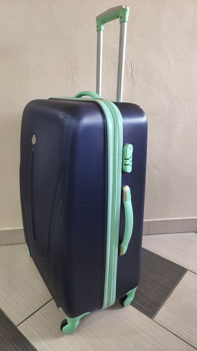 Sprzedam duże walizki