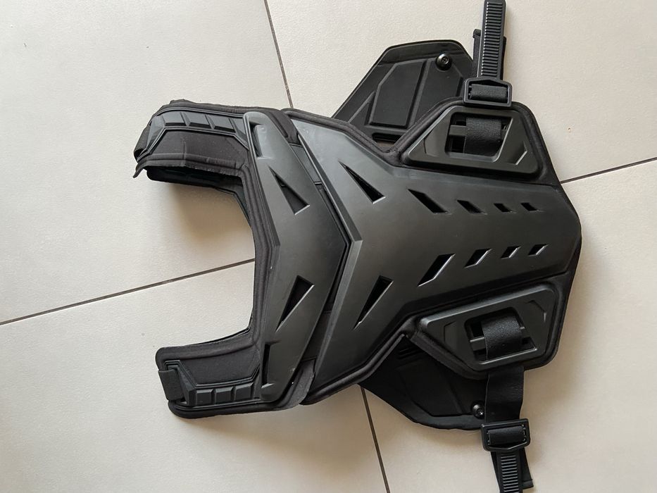 Sprzedam zbroje rowerową ochraniacz na kregoslup klatke mtb dh enduro