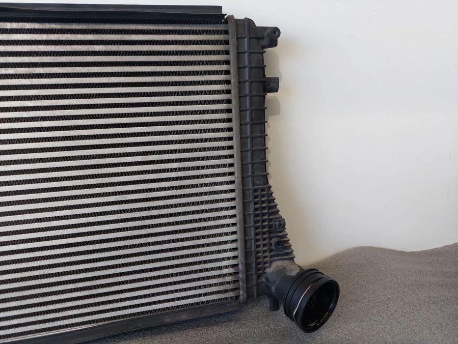 Radiador do intercooler VOLKSWAGEN Golf V Variant (1K5)