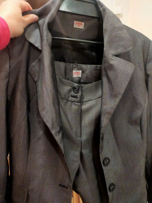 Spodnium w kolorze ciemno szarym