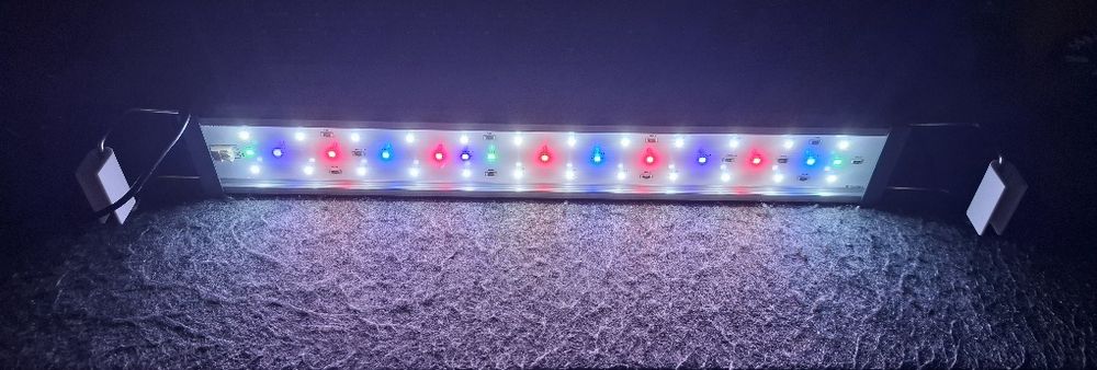 Calha Luminária LED Twinstar 45B 19W para aquário de 40 até 50cm (oferta de temporizador)