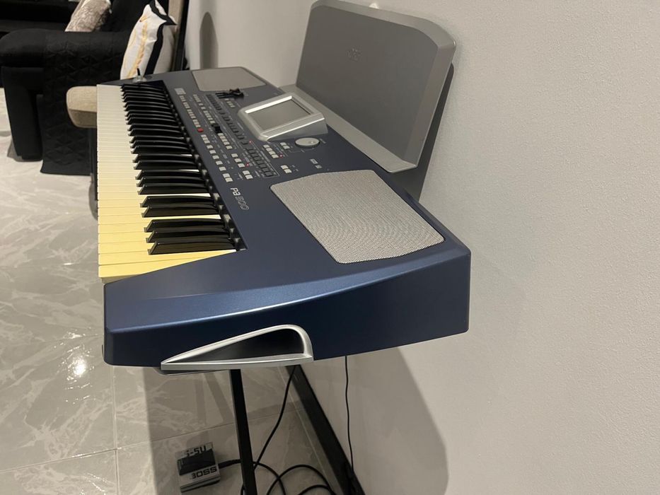 Teclado KORG PA 500 (com saco e tripé)