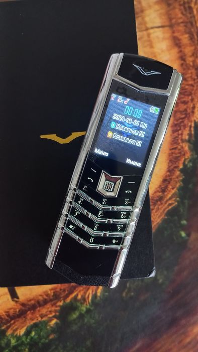 Продам Vertu signature