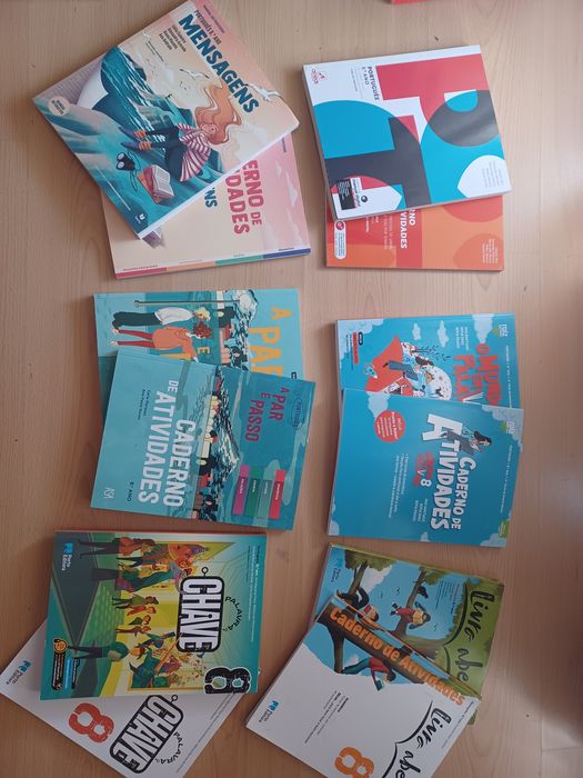 PT8 , A Par e Passo  , Mensagens , Palavra-chave , Livro aberto , O mundo em palavras - Português 8 ano ( versão professor)