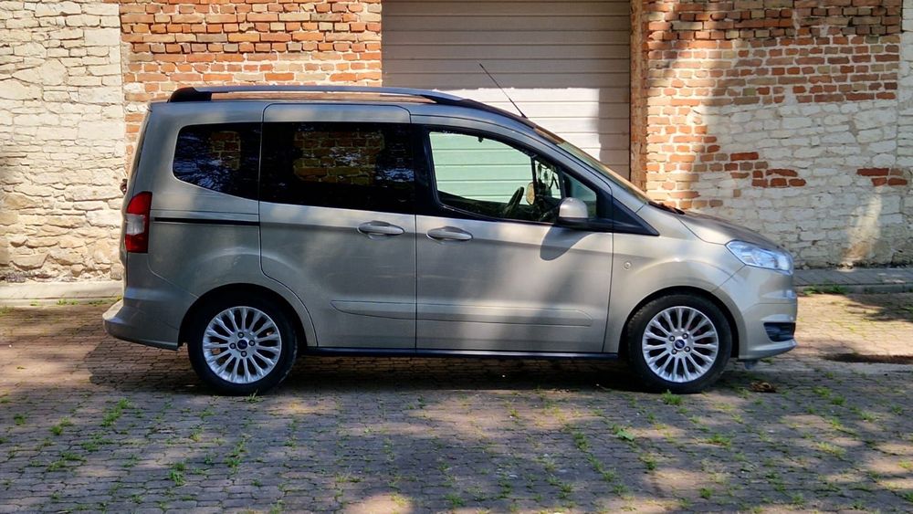 Ford Tourneo Courier Polski salon, serwisowany, stan bardzo dobry