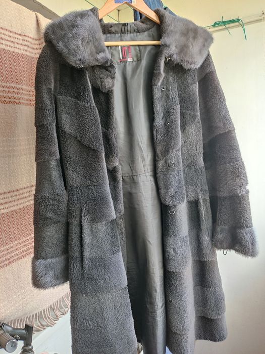 Отличная шуба из натурального меха бобра , р.42/44, б.у.