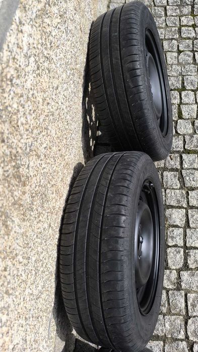 4 jantes 15" de ferro com pneus Michelin como novos