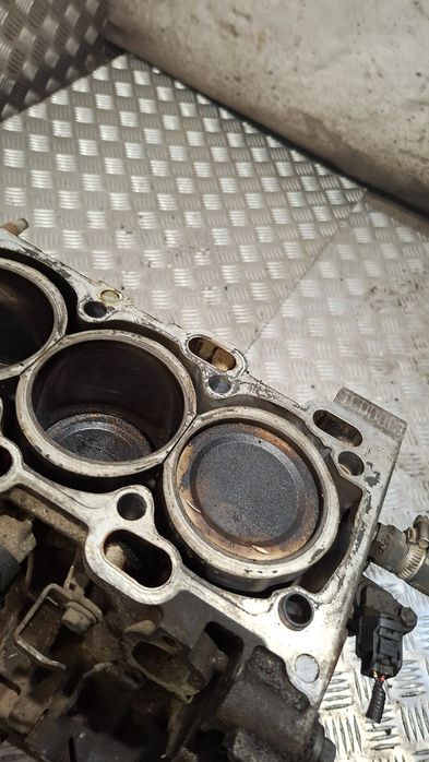 Blok Silnika Z Wałem I Tłokami Volvo S60 2.5T B5254T