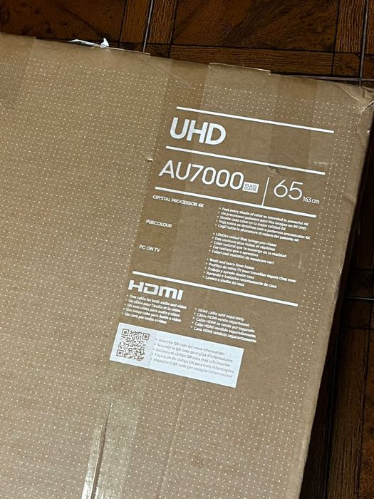 Vendo Tv UHD 65" com pouco tempo de uso